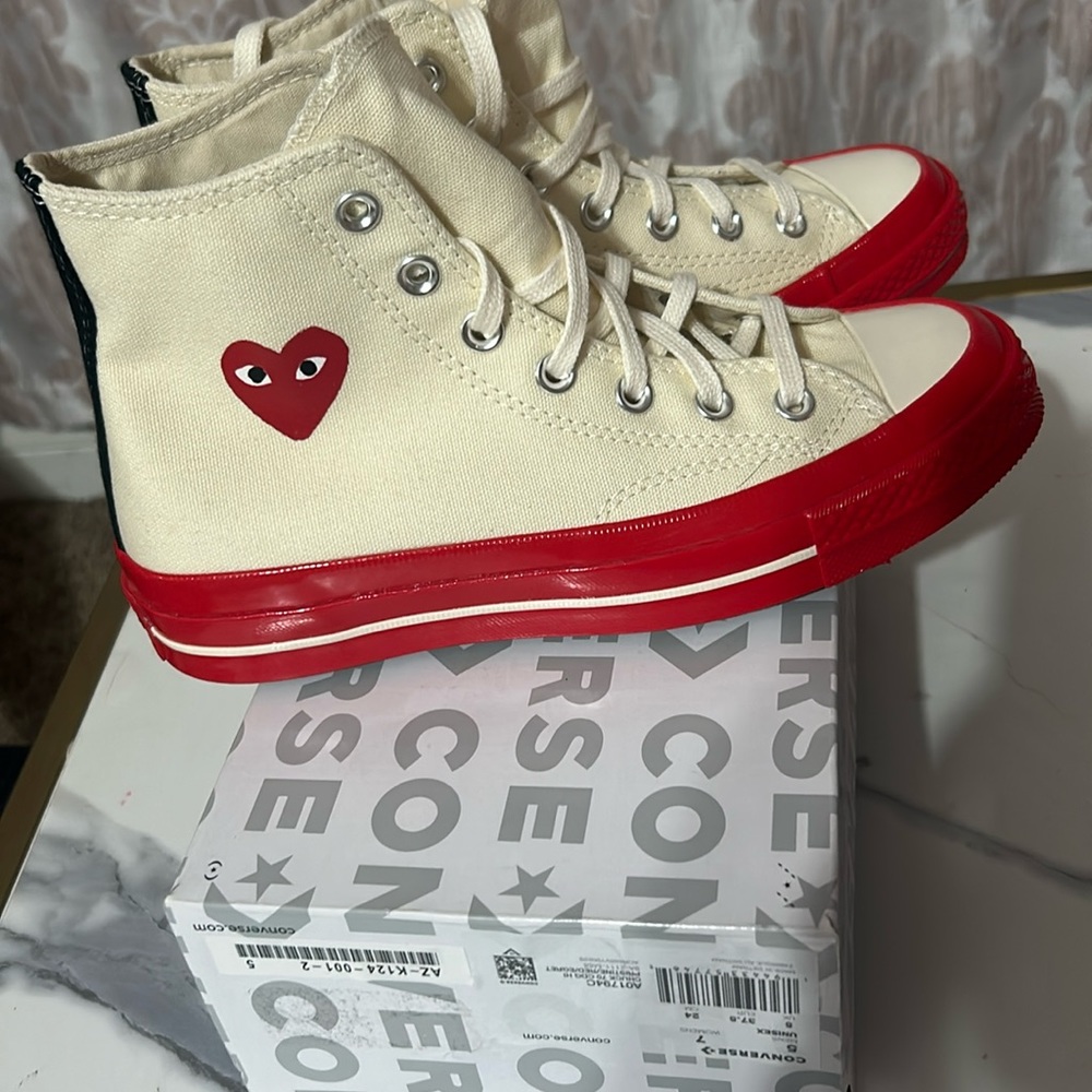 Play Comme des garcons